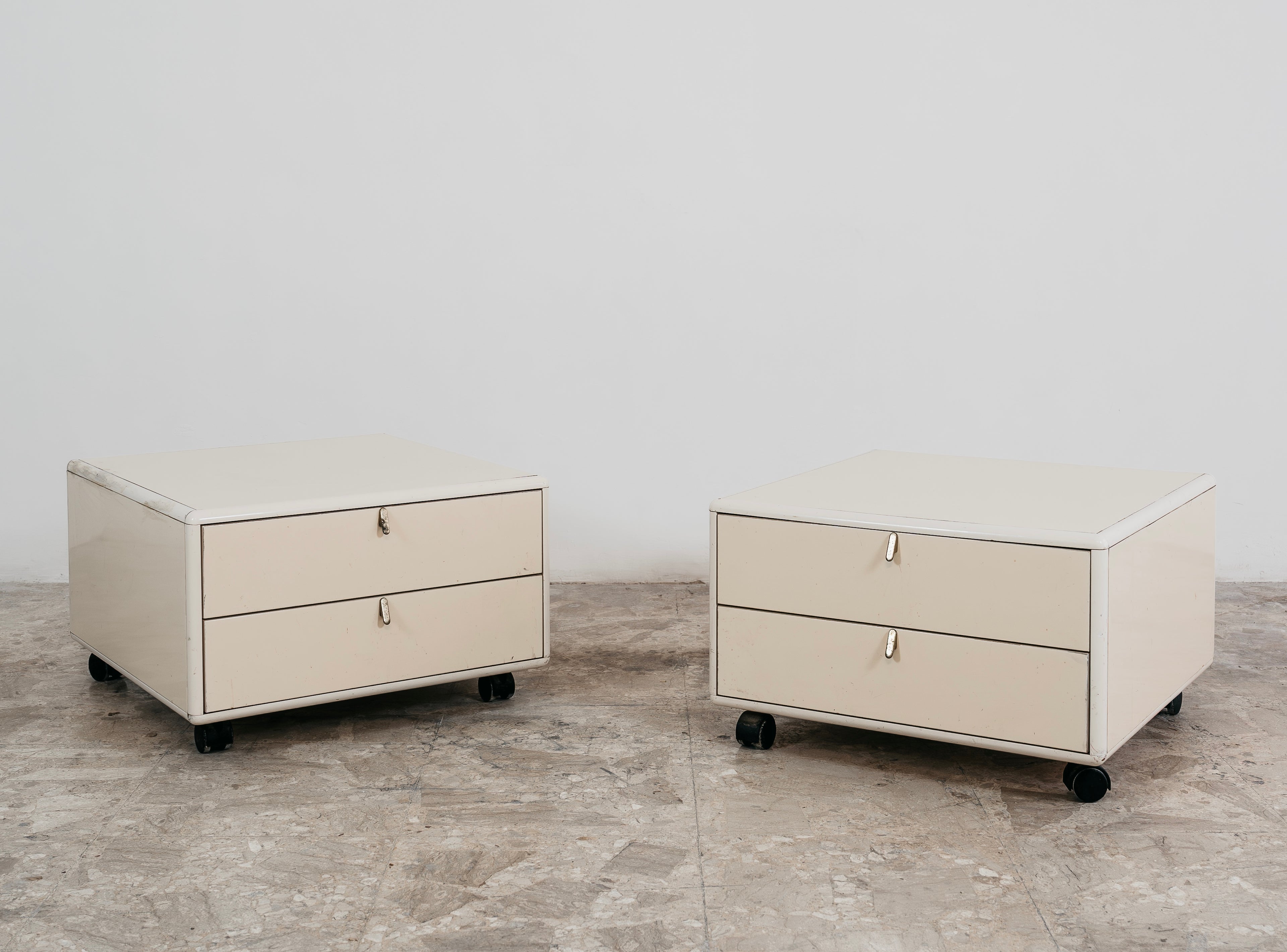 George Coslin Coppia Di Comodini Longato Hennè 1970 Modernariato Design