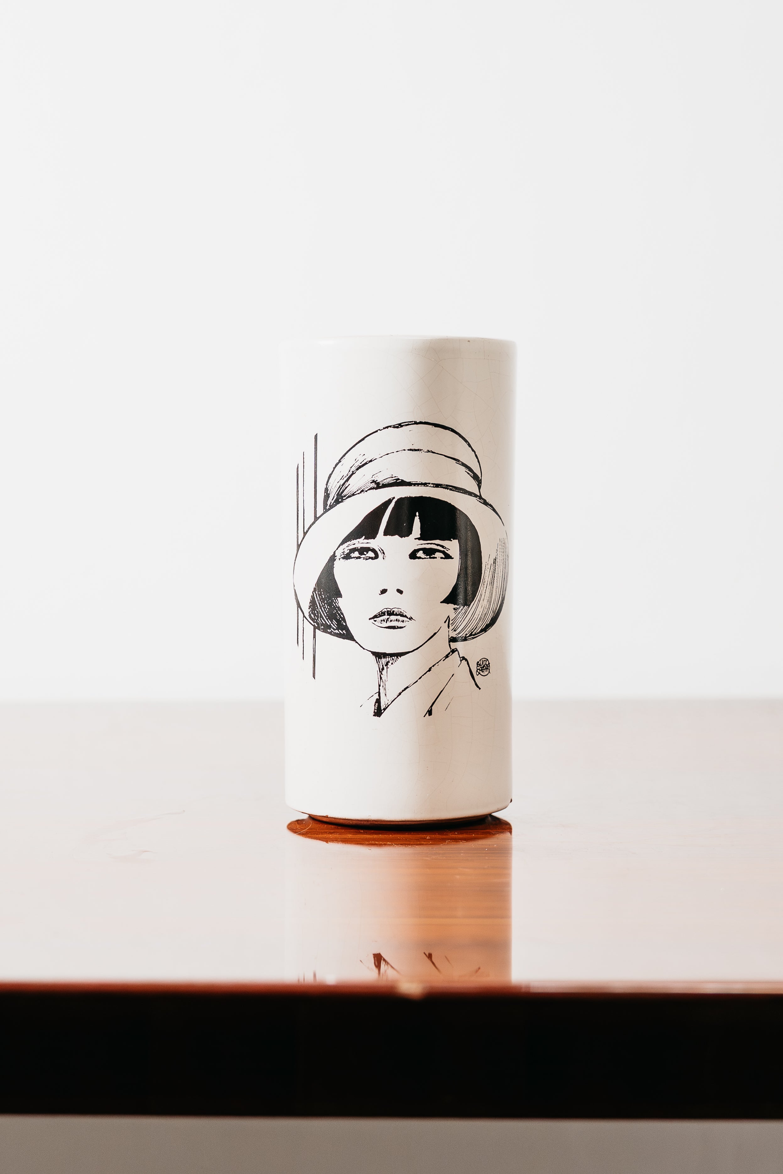 Guido Crepax “ Valentina” Vaso In Ceramica Cotto Veneto , Anni ‘70 Design Art