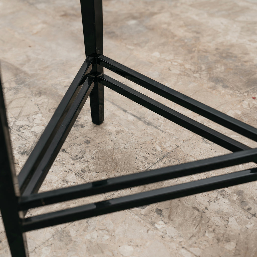 Ernest Archibald Taylor Coppia Poltroncine E Tavolino Triangolare Design 1980’s