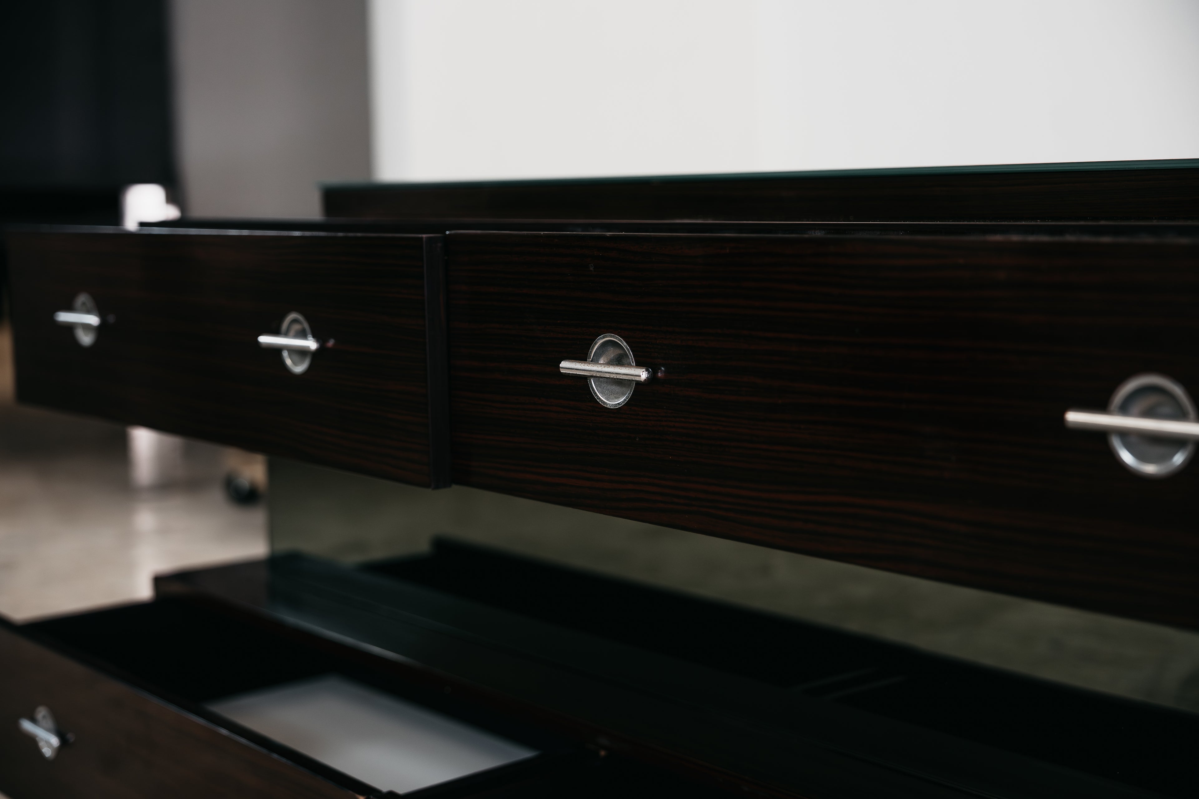 Comò Cassettiera In Legno Impiallacciato Vetro Cubic Design Modernariato 1980’s