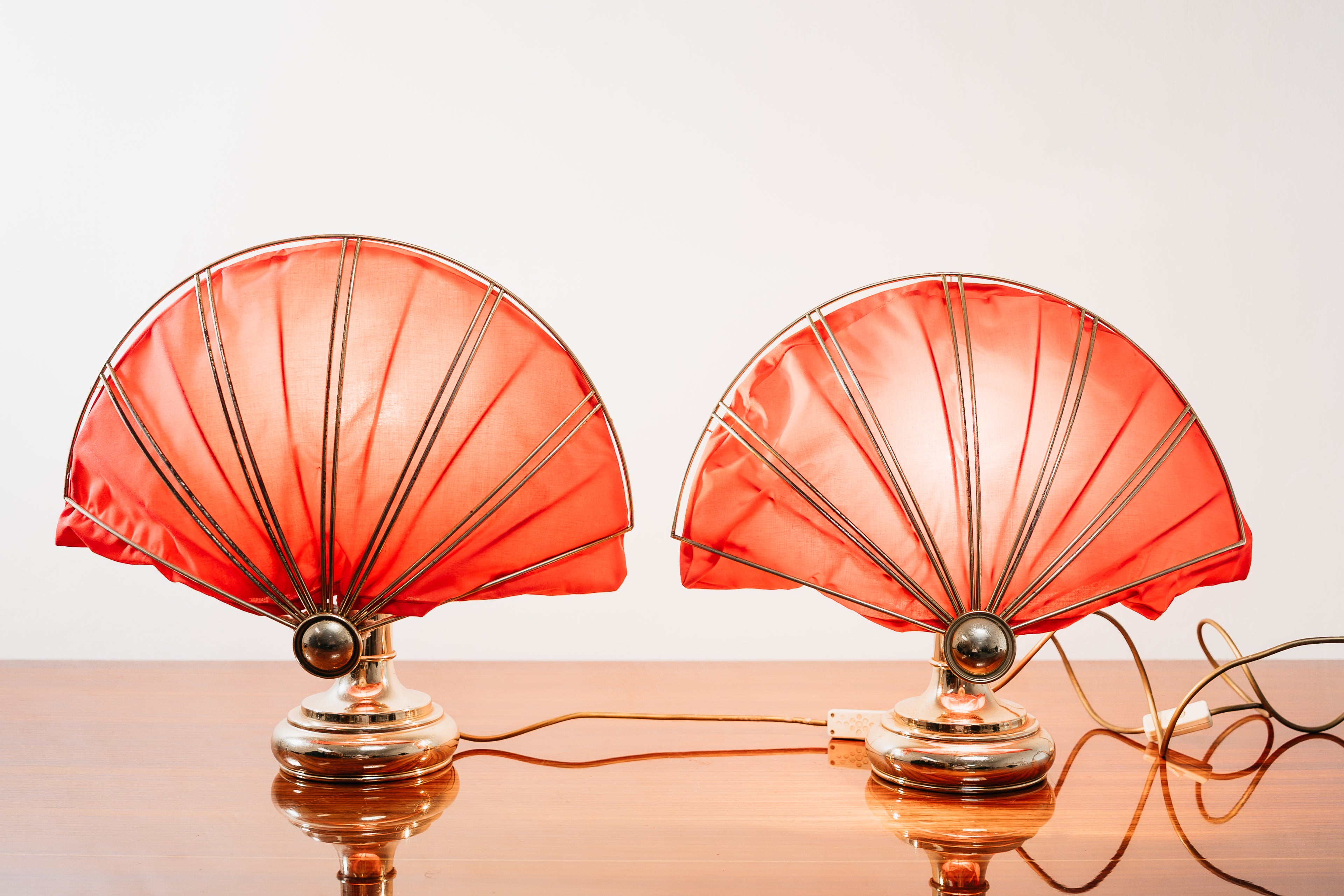 Coppia Di Lampade Da Tavolo A Ventaglio In Ottone Hollywood Regency 1970’s