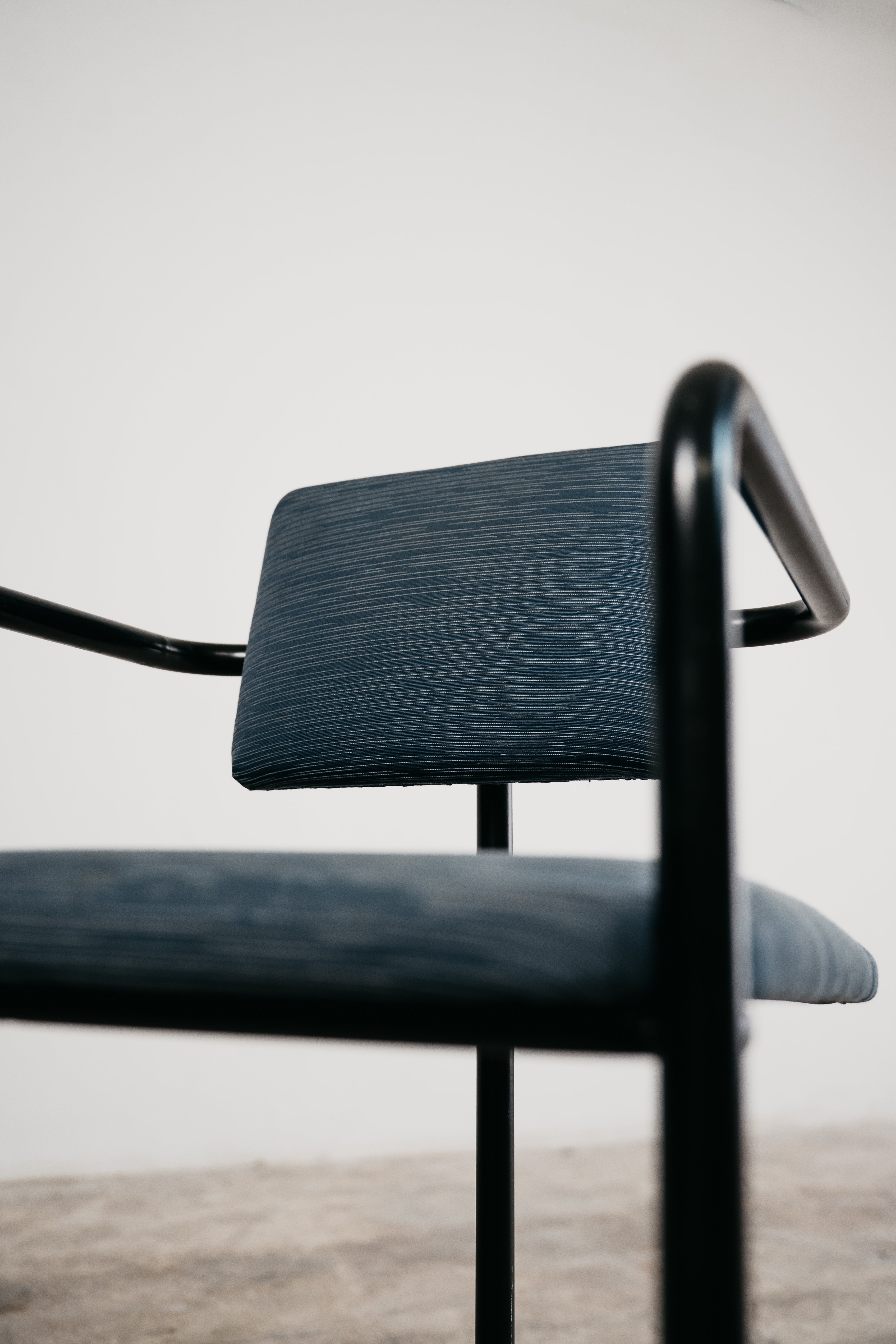 Poltrona Vintage Minimalista Postmoderna Design Modernariato 1980’s