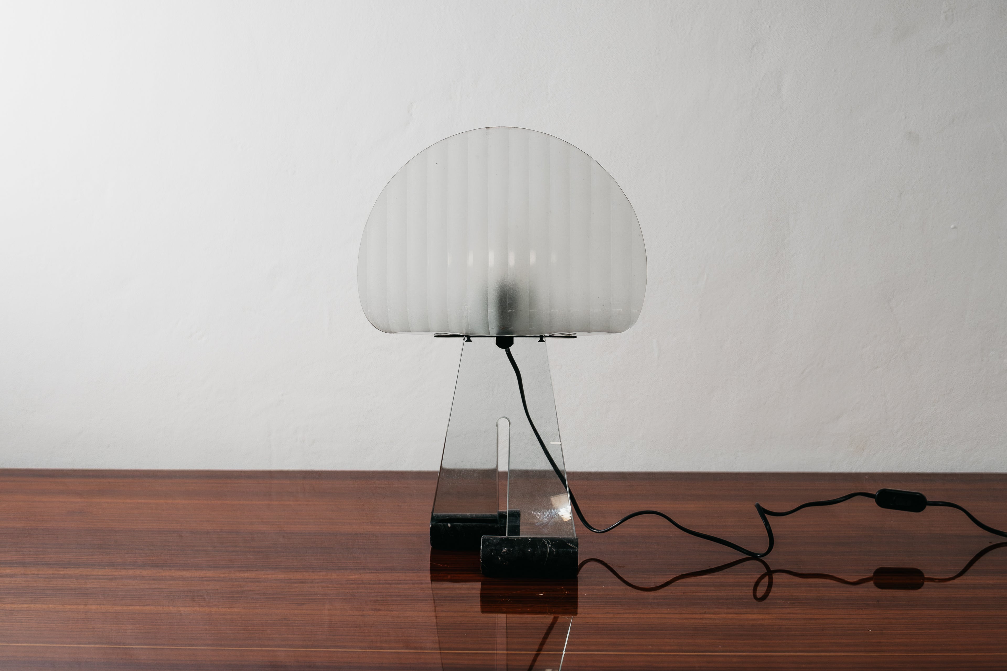 Lampada Da Tavolo Silhouette Design Table Lamp Marble & Glass 1980’s Postmodern