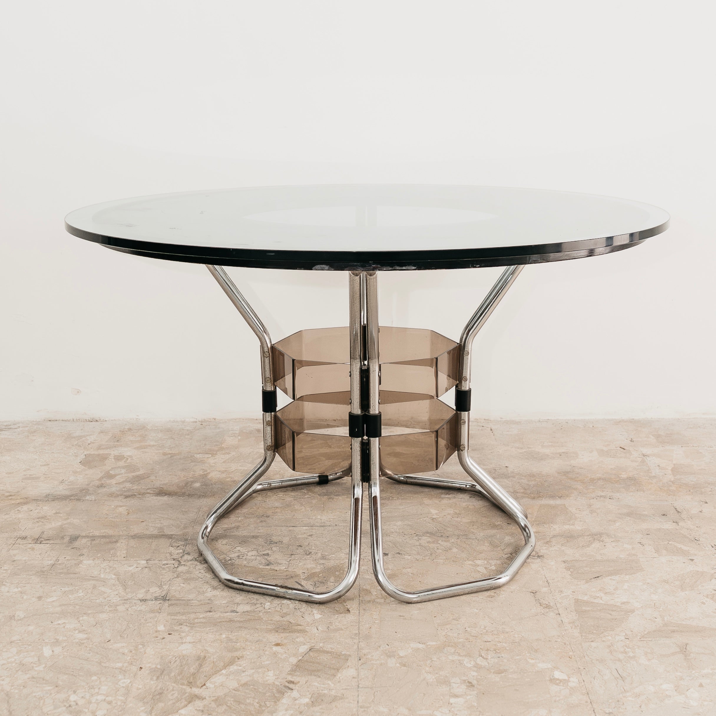 Tavolo Da Pranzo in acciaio acrilico, legno e cristallo fumé, Design anni '70