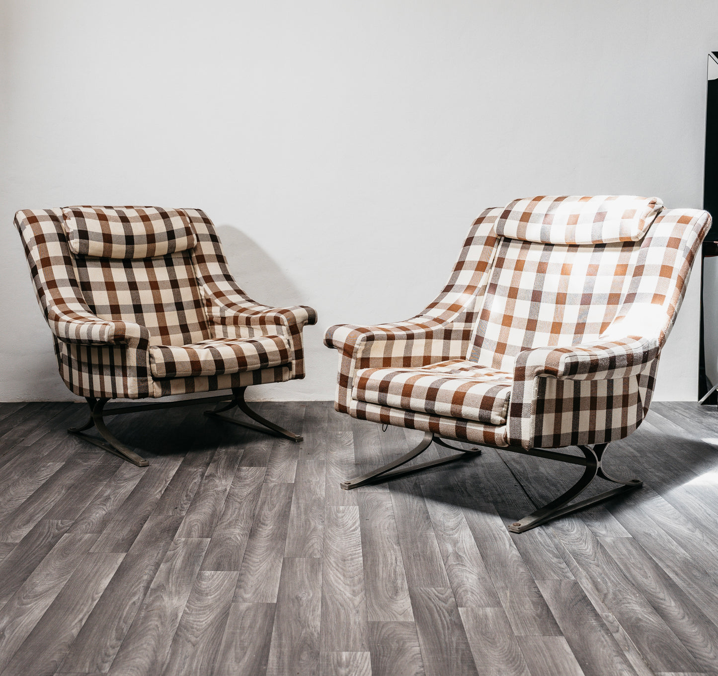 Maurice Calka Arflex Coppia di Poltrone Mod. Grand Prix, Design anni '60