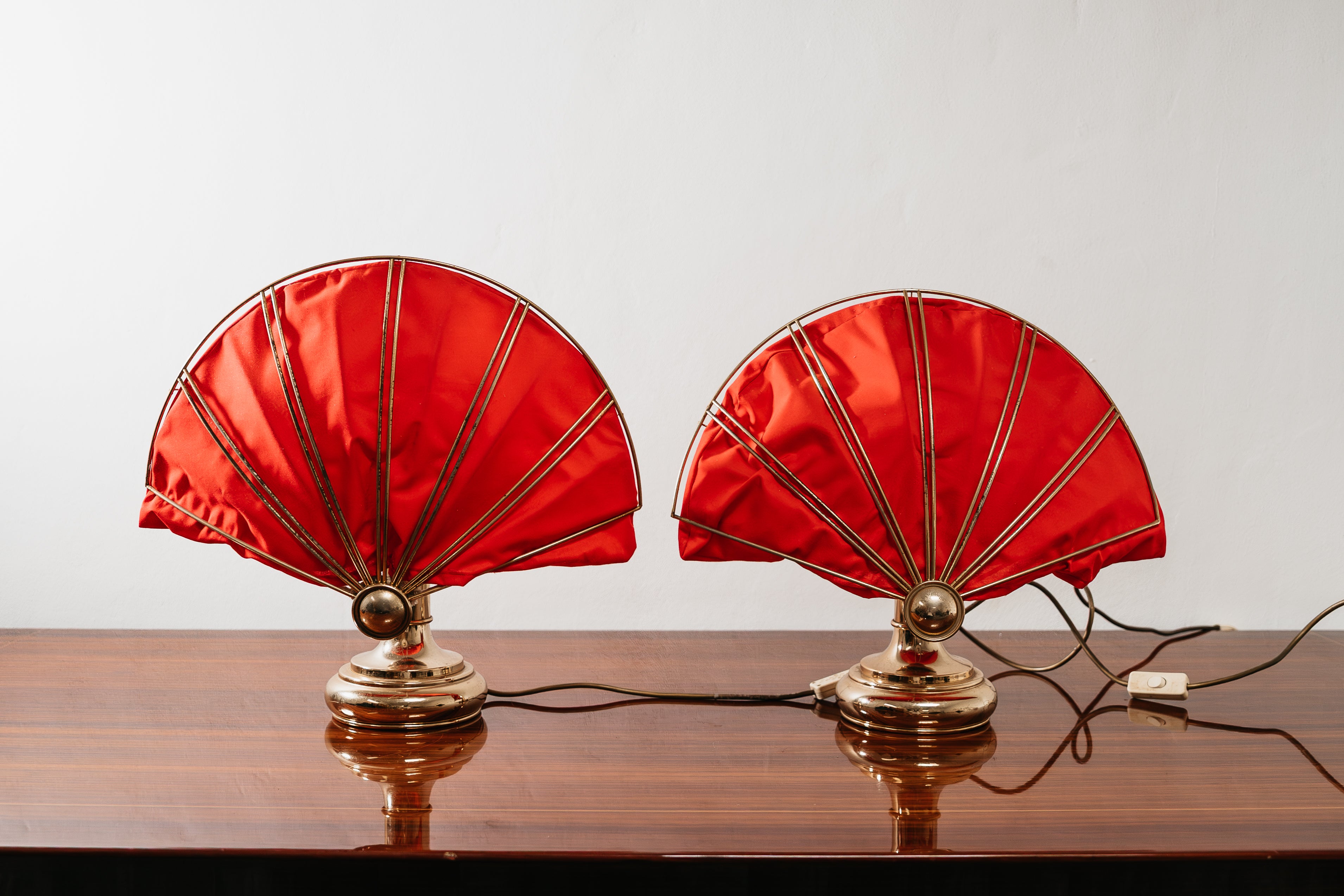 Coppia Di Lampade Da Tavolo A Ventaglio In Ottone Hollywood Regency 1970’s