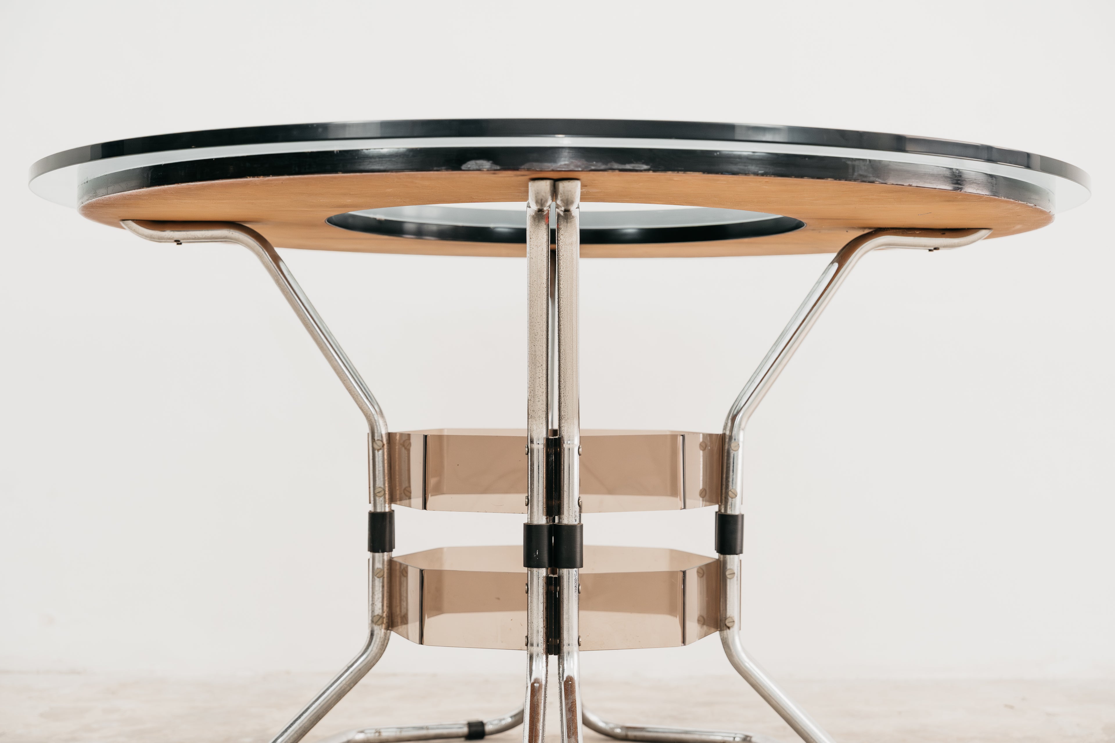 Tavolo Da Pranzo in acciaio acrilico, legno e cristallo fumé, Design anni '70