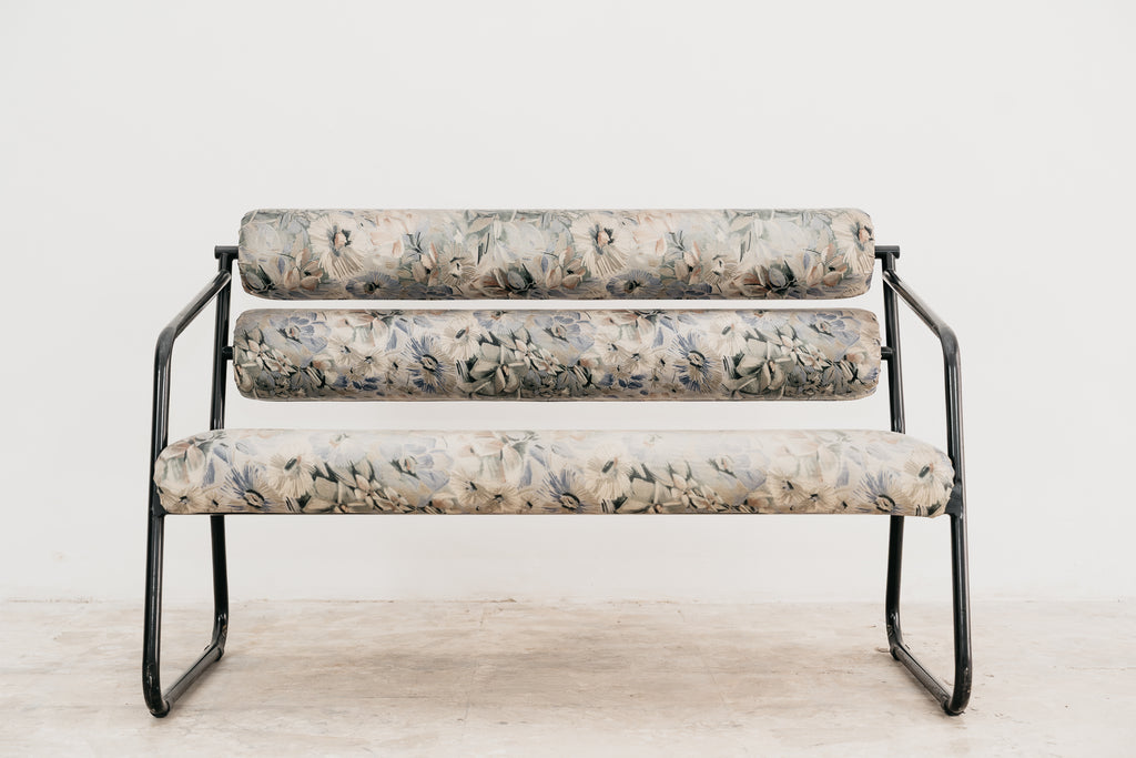Divanetto due posti postmoderno Memphis Style 1980 modernariato