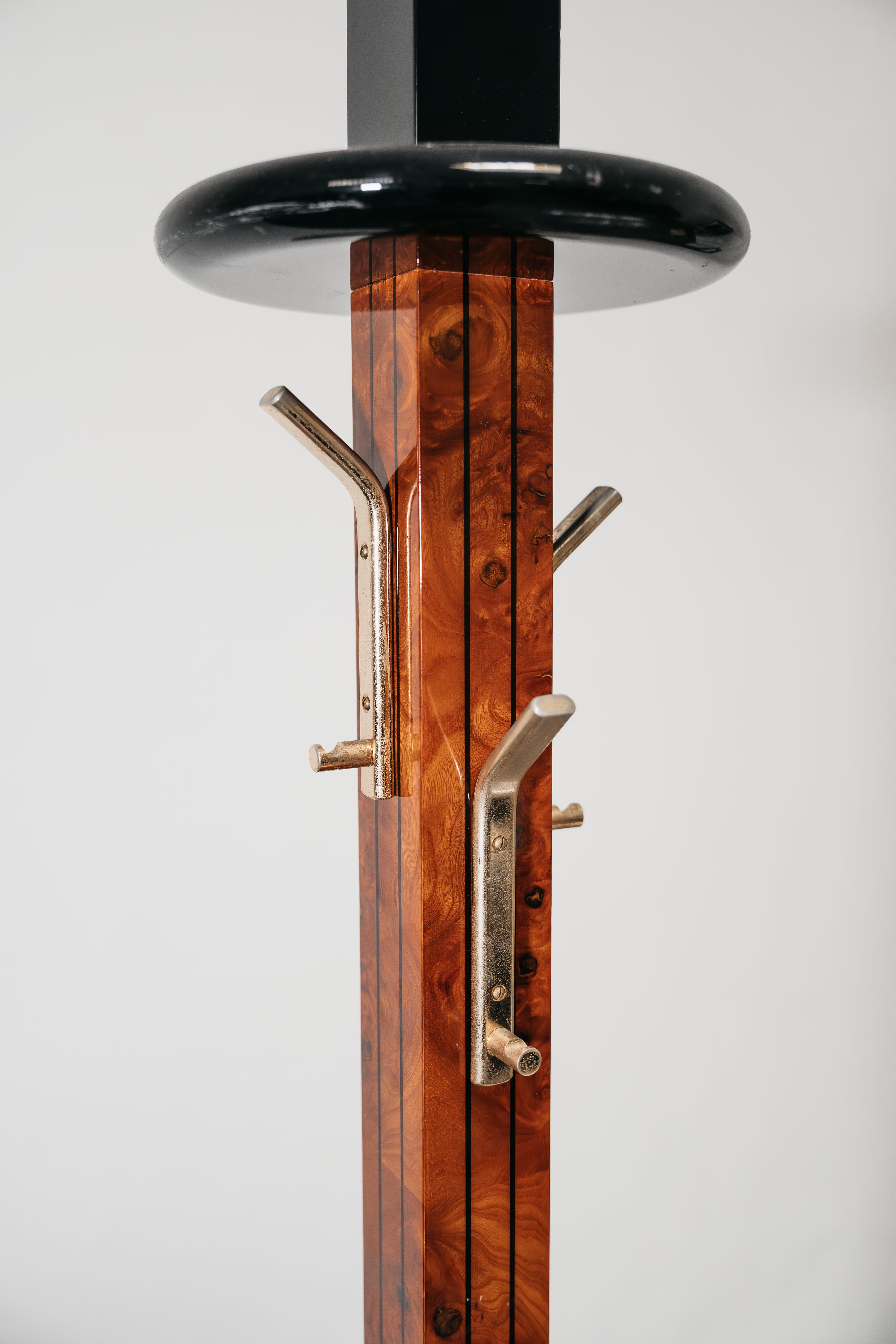 APPENDIABITI DI DESIGN IN RADICA ATTRIBUITO A WILLY RIZZO ANNI 70