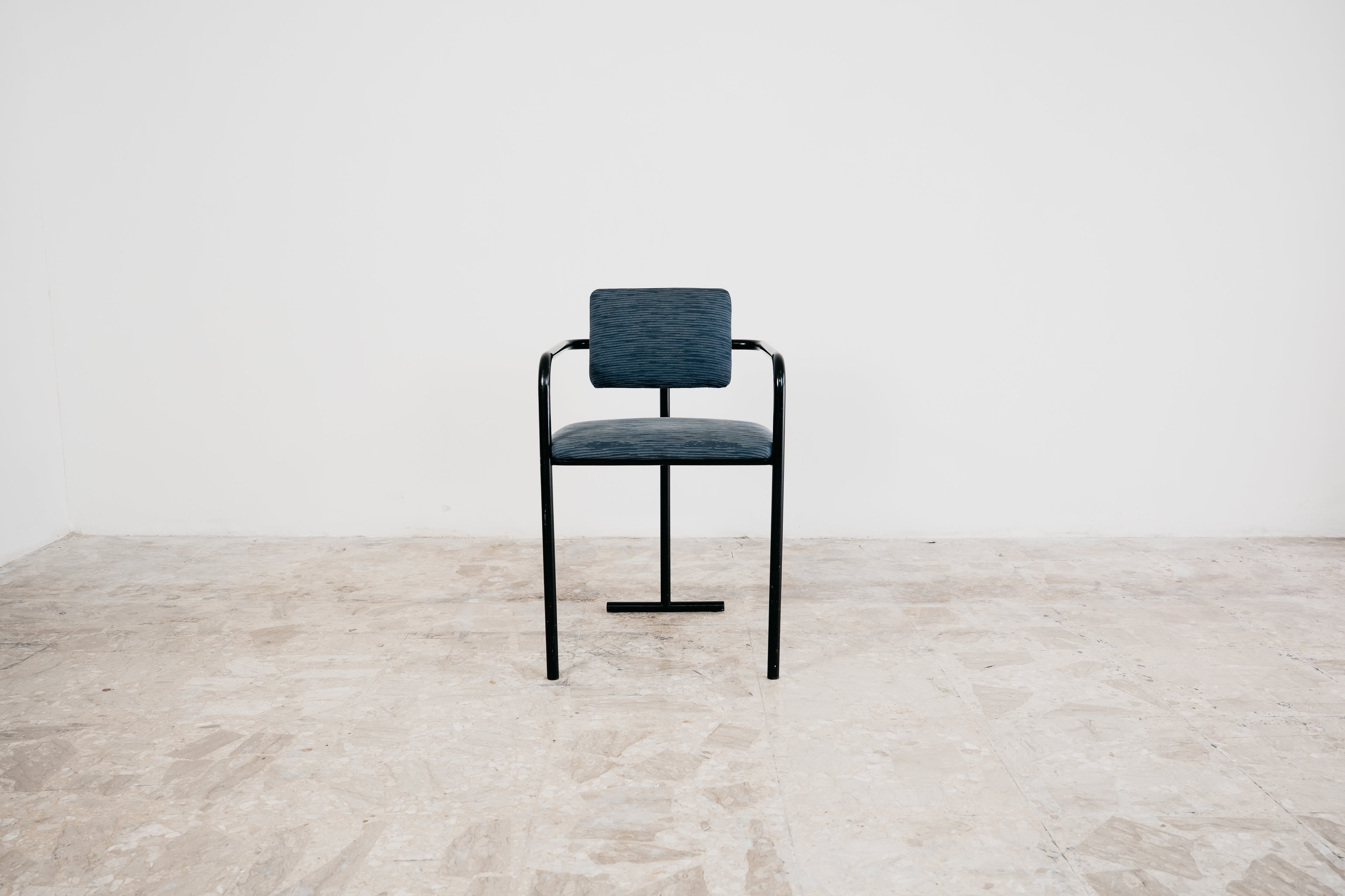Poltrona Vintage Minimalista Postmoderna Design Modernariato 1980’s