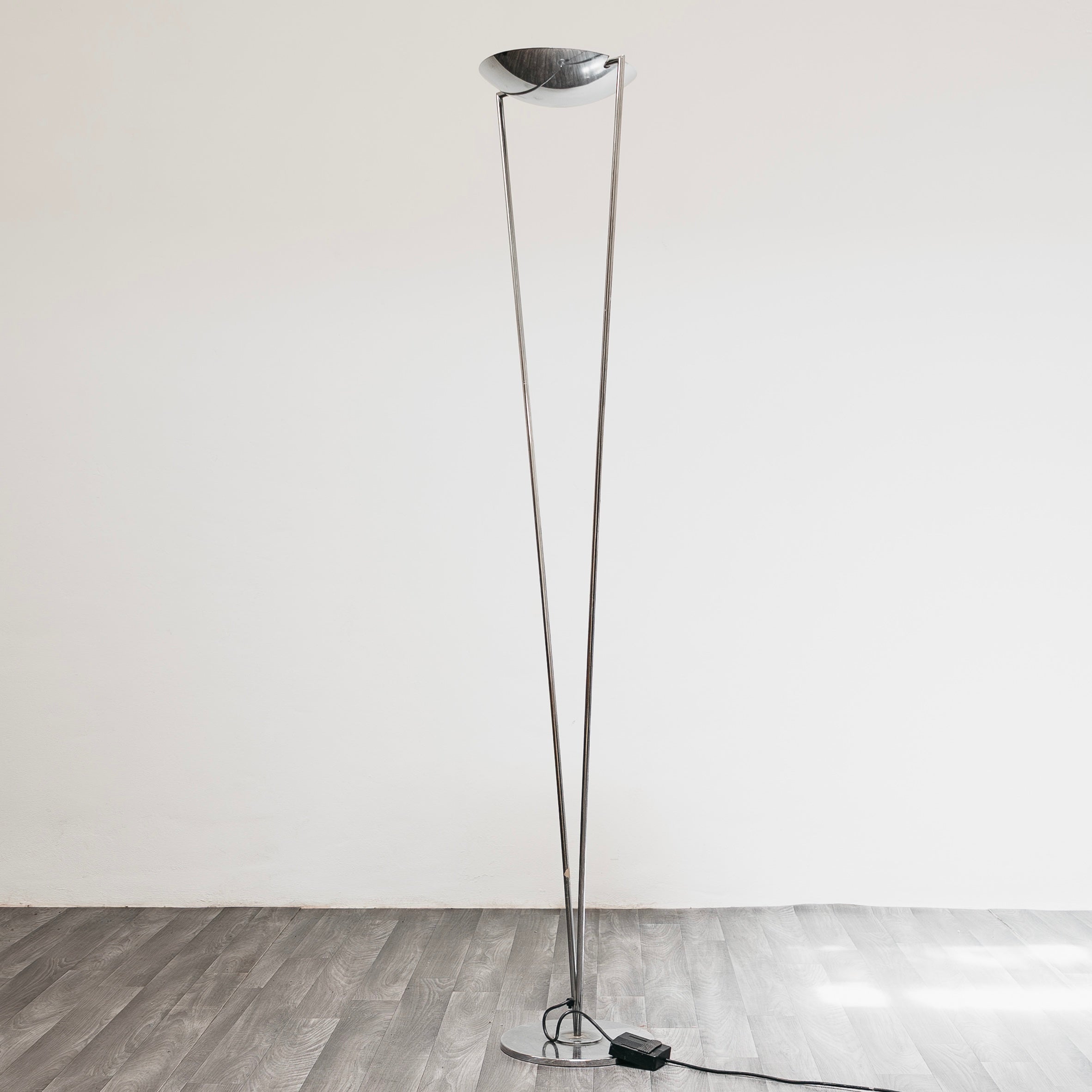 Lampada da Terra con Struttura in Acciaio Design Minimalista Anni 80