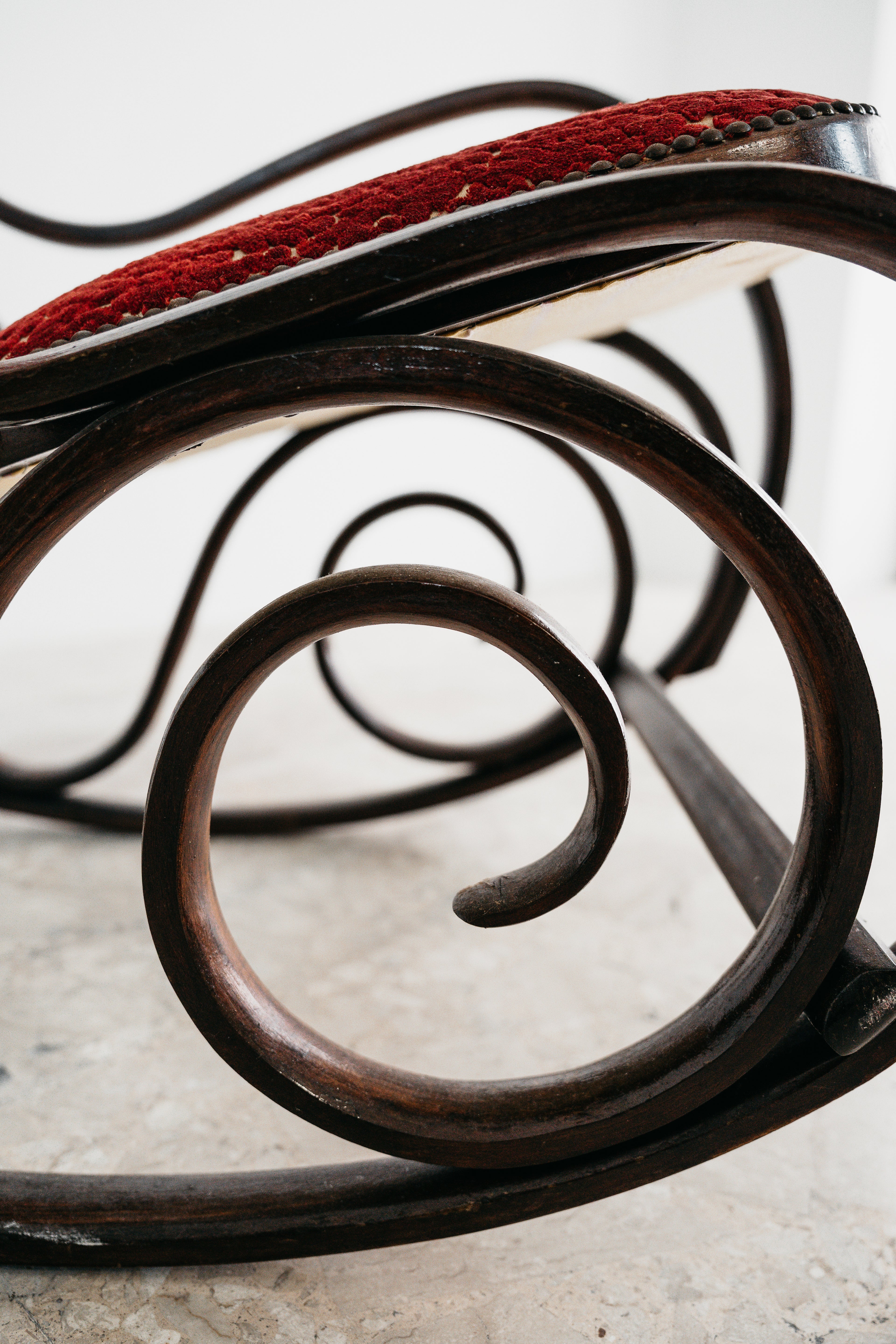 Poltrona A Dondolo Thonet Vintage Mid-Century Design