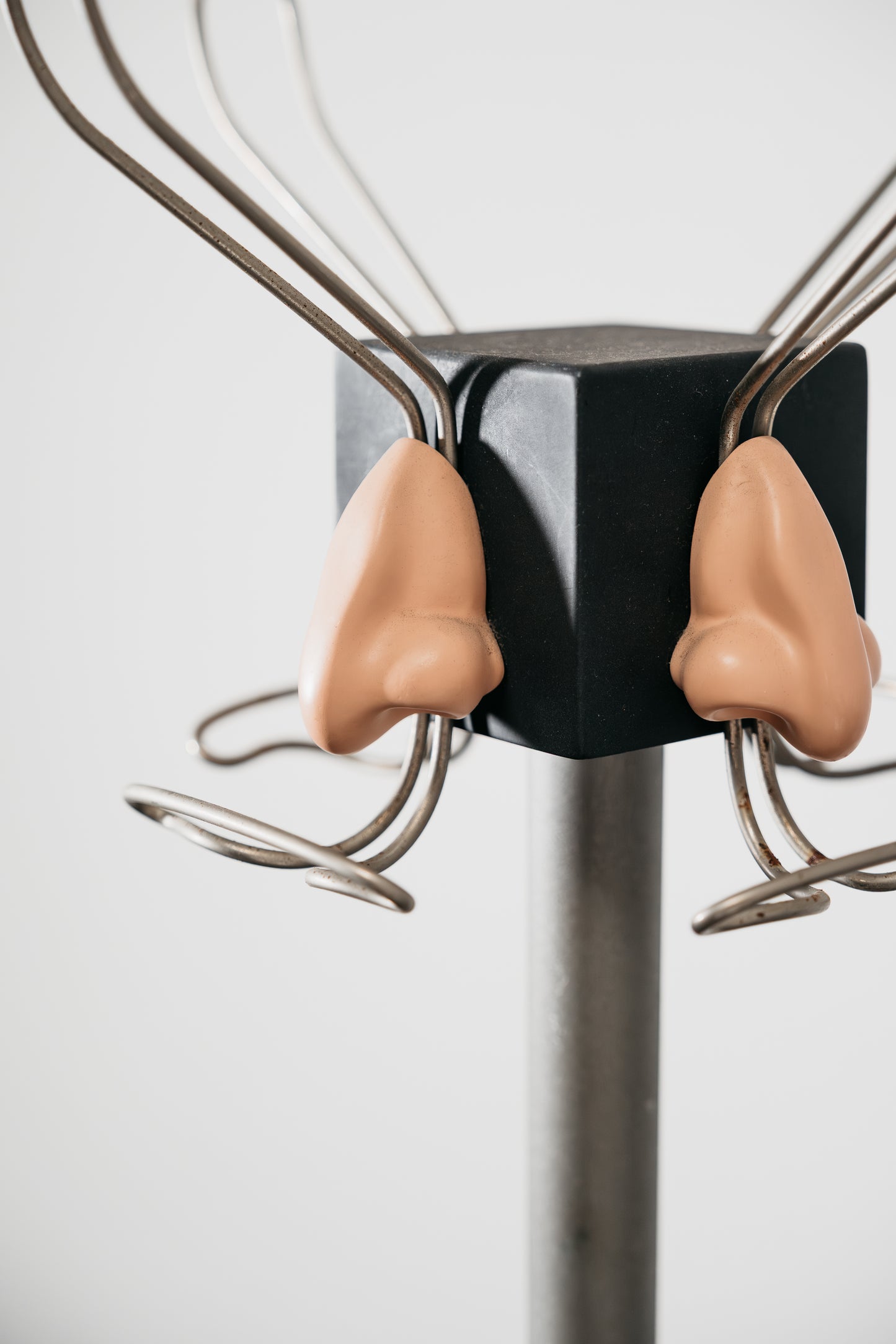 Renè Magritte Appendiabiti Scultoreo Design Antartidee Vintage Anni ‘80 Raro