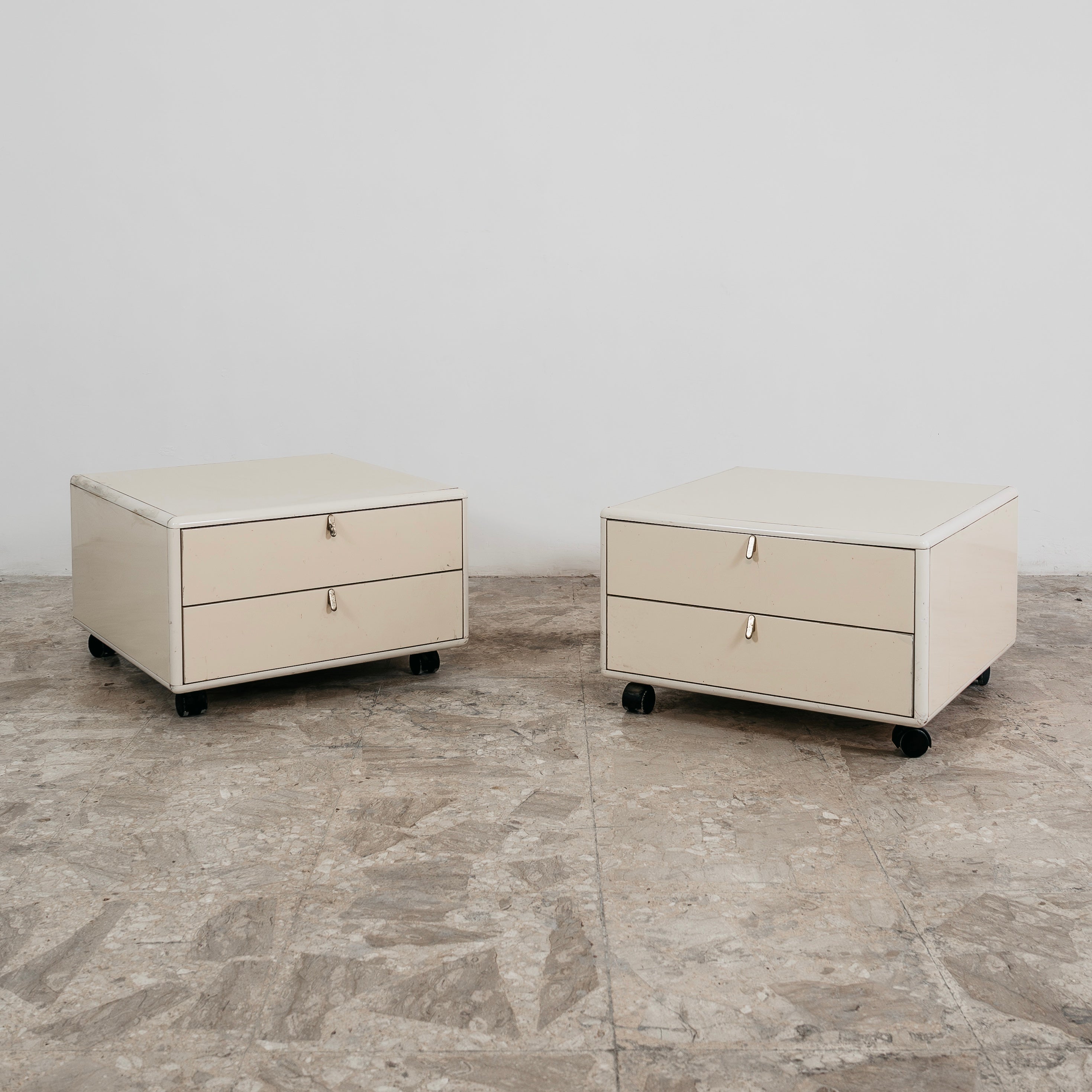 George Coslin Coppia Di Comodini Longato Hennè 1970 Modernariato Design