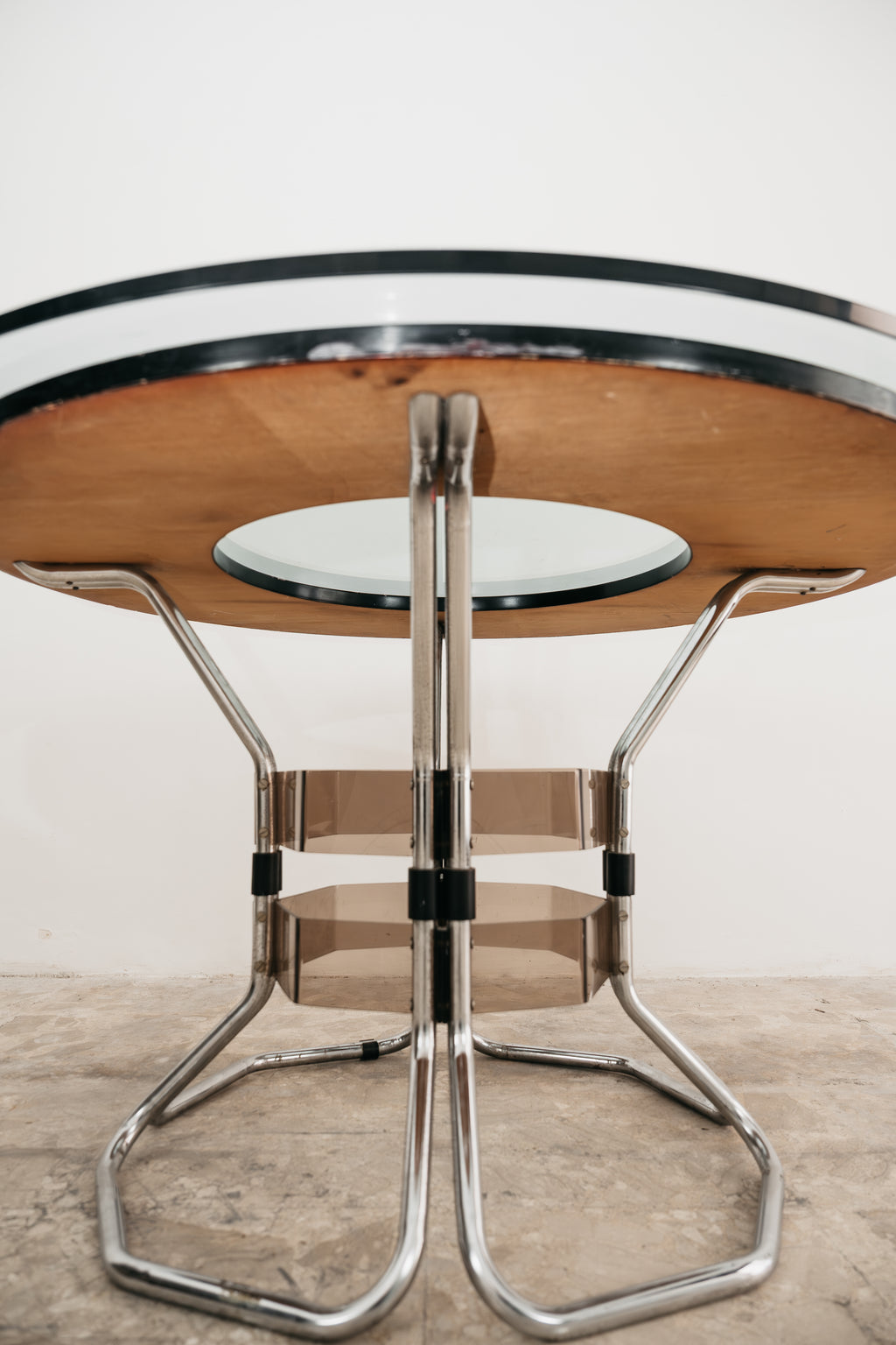 Tavolo Da Pranzo in acciaio acrilico, legno e cristallo fumé, Design anni '70