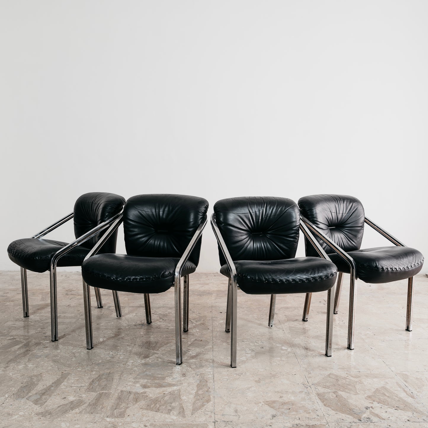 Mobil Girgi Set Da Pranzo 4 Poltroncine In Acciaio E Pelle Design Anni ‘70