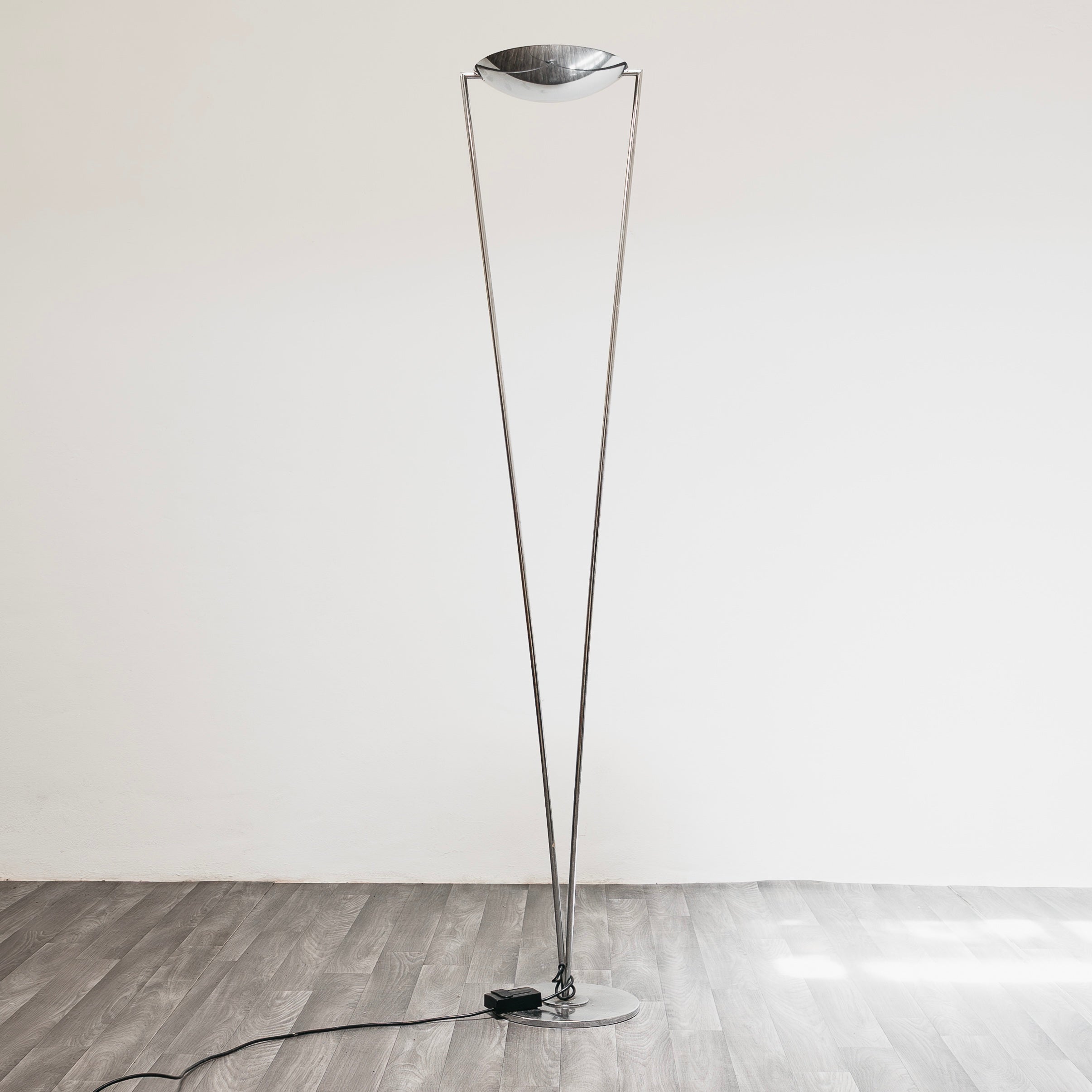 Lampada da Terra con Struttura in Acciaio Design Minimalista Anni 80